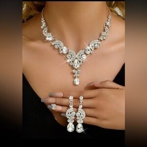 3 Piece Luxury Rhinestone Silver Necklace & Earrings Set